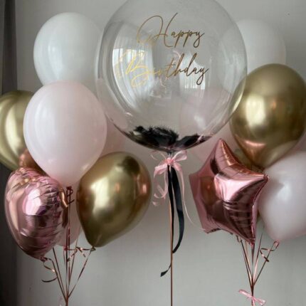 Шар с черными перьями